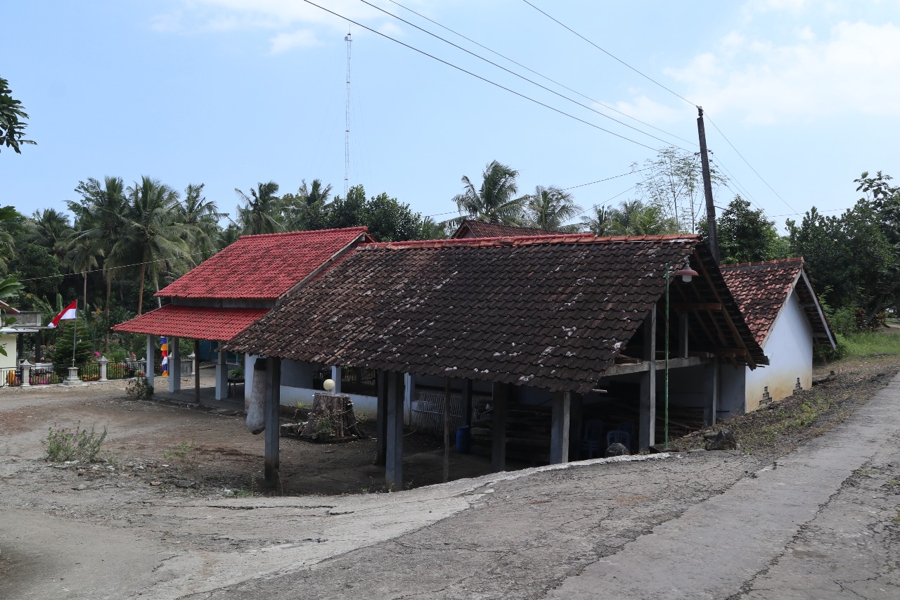 Latar belakang pemandangan Desa Ngulakan